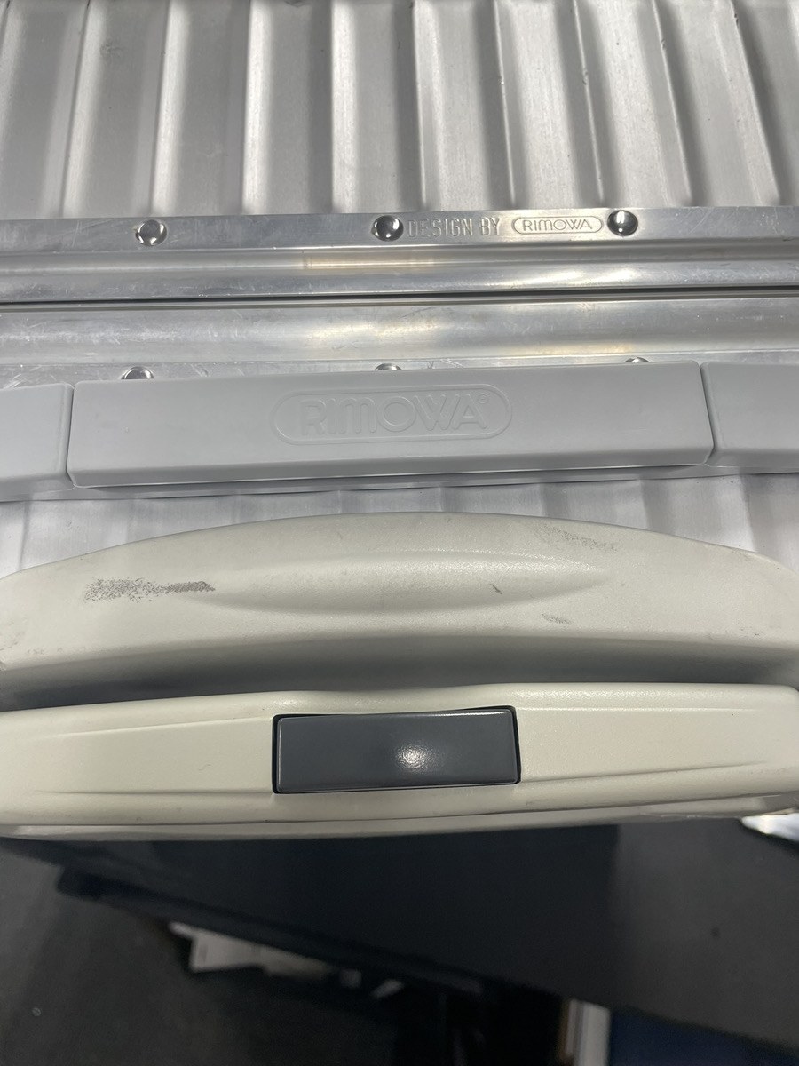 リモワ（RIMOWA）ケースハンドルの修理事例（純正品交換） 修理後