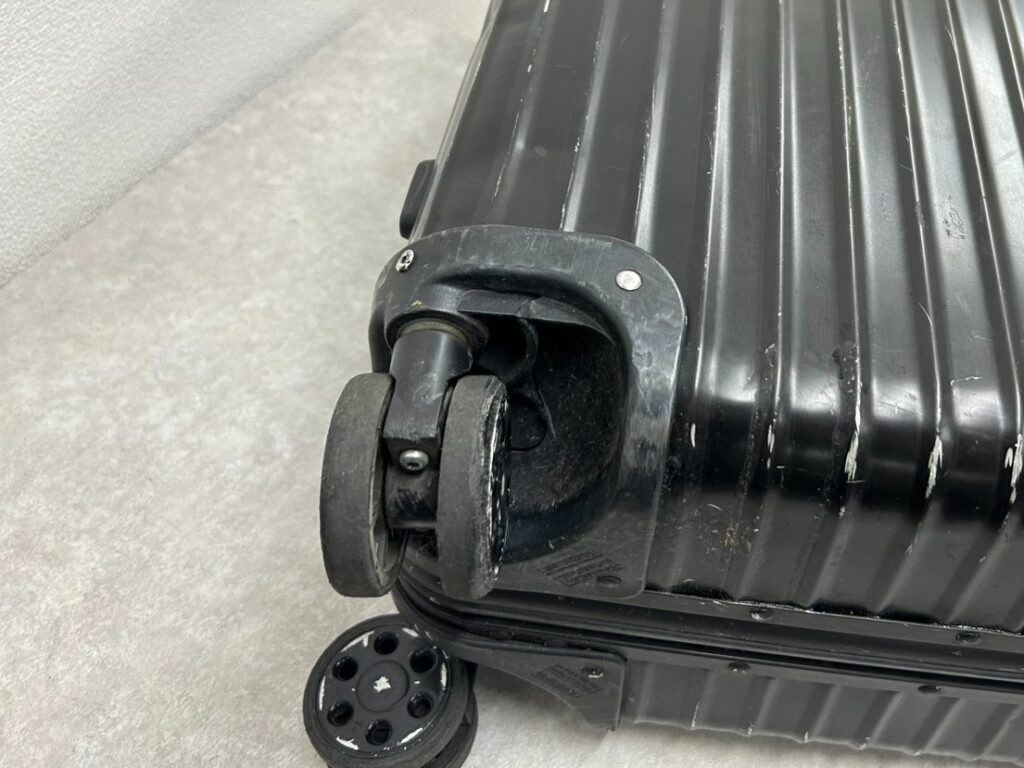 リモワ（RIMOWA)コーナープレート＋ハウジング交換の修理事例 追加写真1